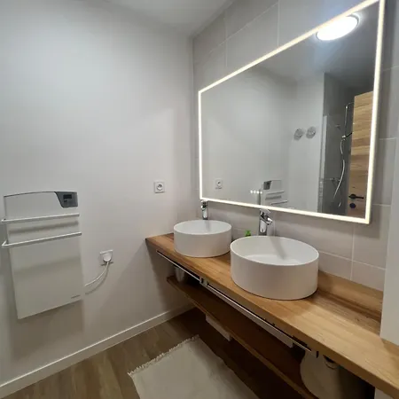 아파트 Prestiges I Draps&menage Inclus I Parking Prive 생라리술랑